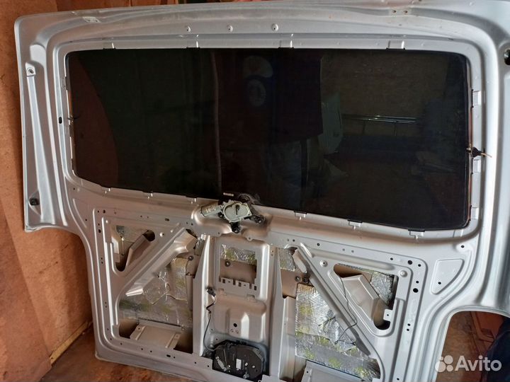 Крышка багажника Volkswagen multivan T5