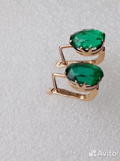 Антикварные золотые серьги с изумрудом