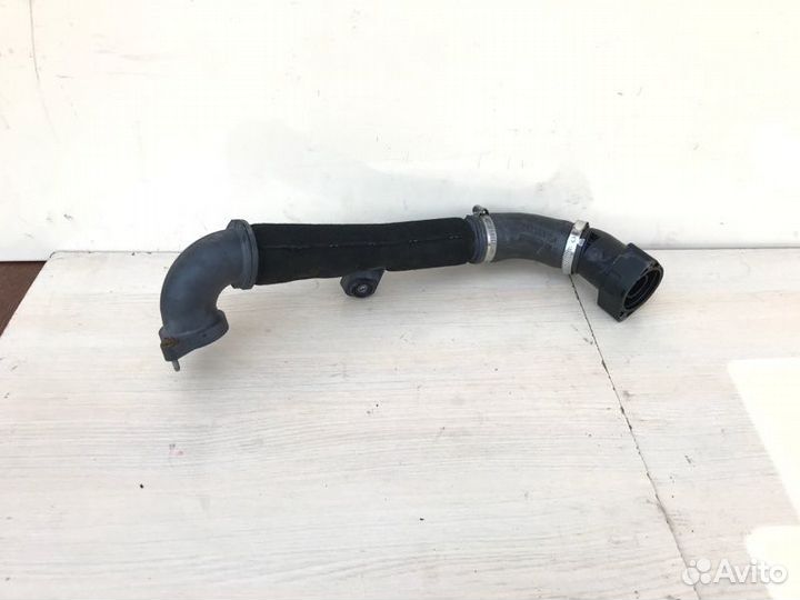 Патрубок интеркулера Audi Q3 8U