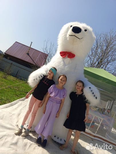 Белый мишка на праздник