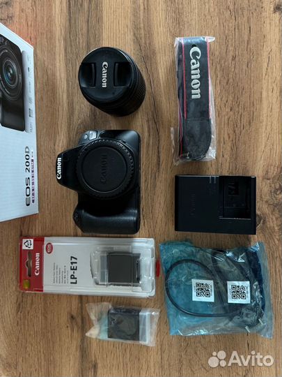 Зеркальный фотоаппарат canon 200d