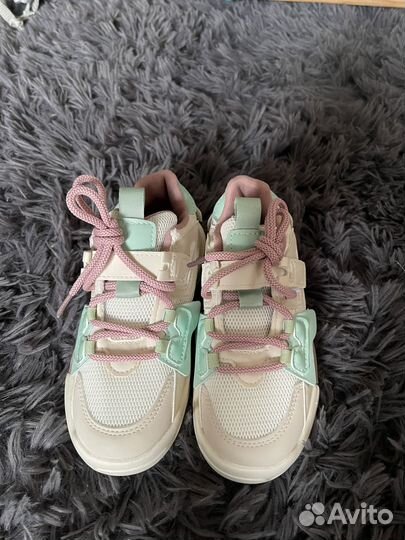 Кроссовки детские