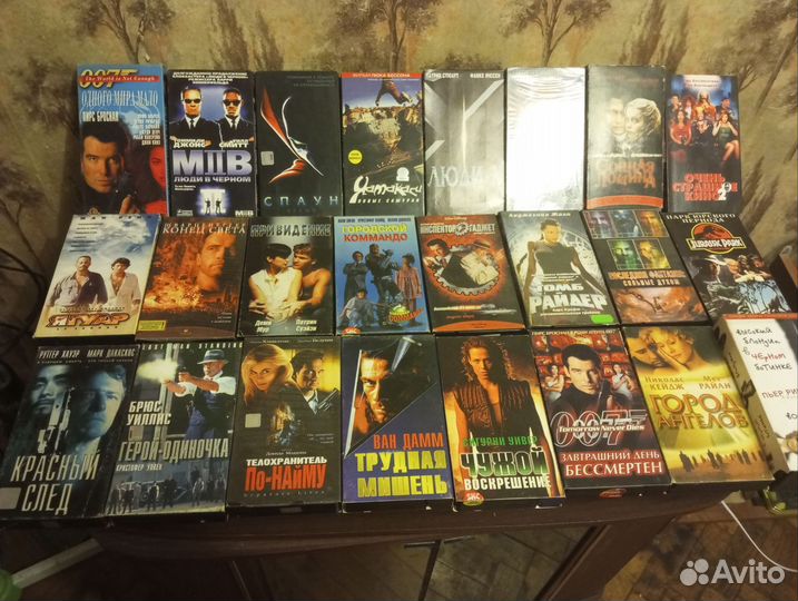 Видеокассеты с фильмами