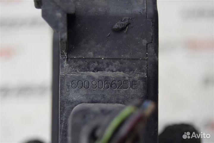 Блок магнитных клапанов Шкода Октавия А5 Гольф 5