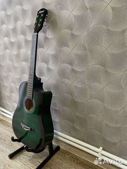 Акустическая гитара