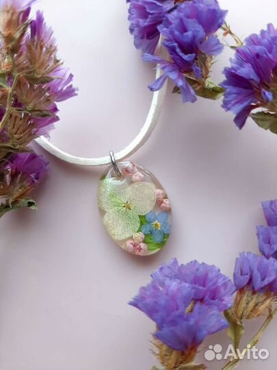 Украшения из эпоксидной смолы на заказ