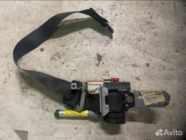 Ремень безопасности передний Mitsubishi Carisma