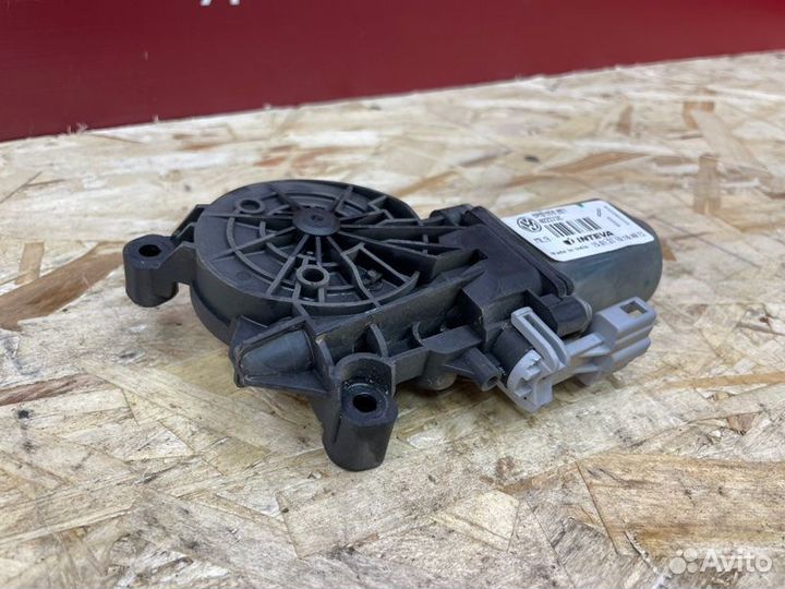 Мотор стеклоподъемника передний левый Volkswagen