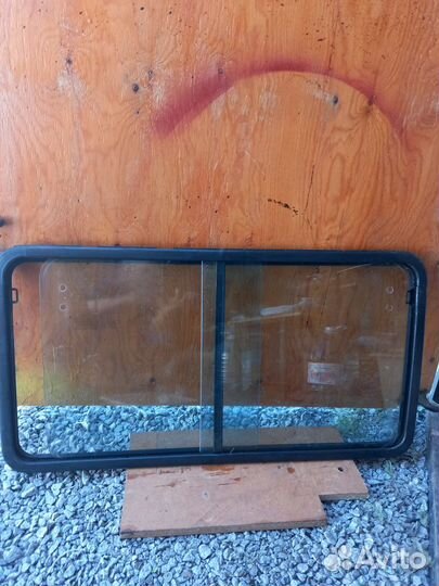 Боковое стекло на м/а ниссан ванетте 93г