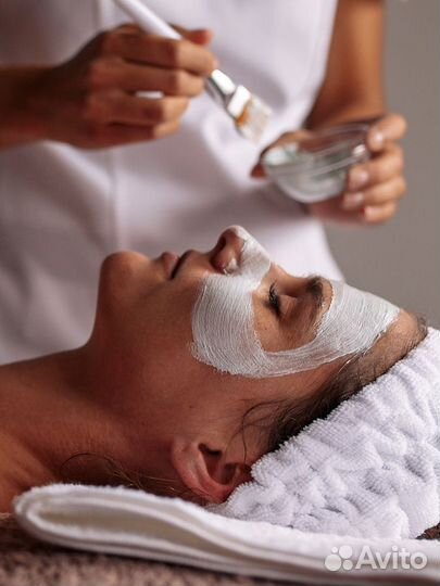 Чистка пилинг и уходы, прокол ушей 0+, в клинике