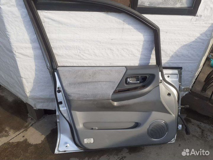 Дверь nissan pressage