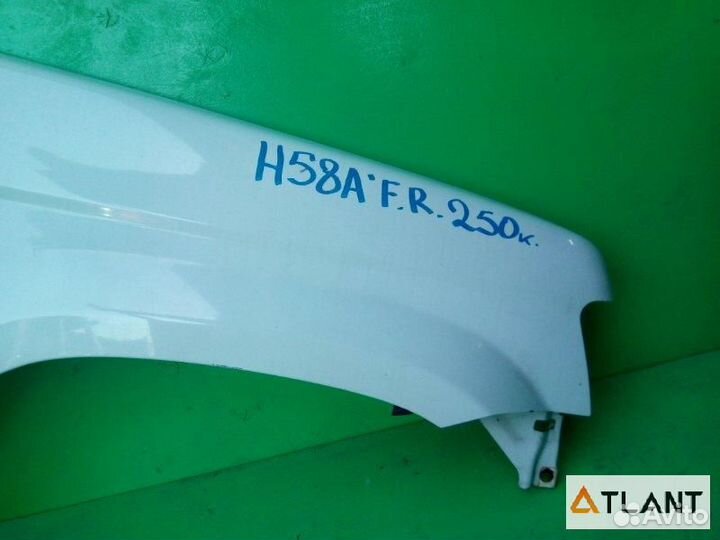 Крыло переднее правое mitsubishi pajero mini