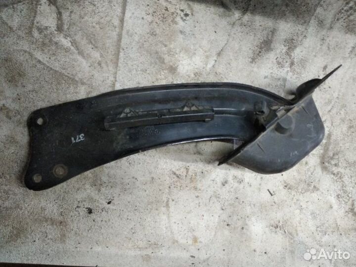 Рычаг задний продольный правый Volkswagen Passat