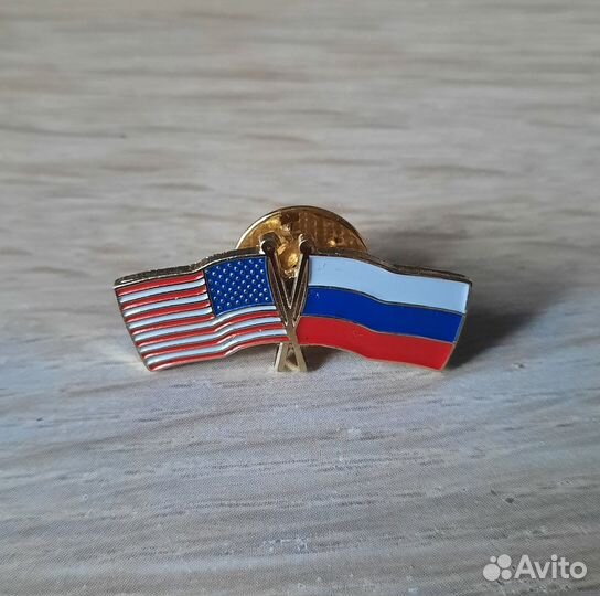 Значок Россия-сша(пин)