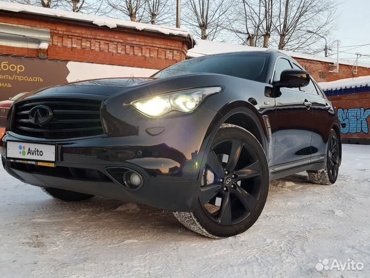 Infiniti FX37, 2012