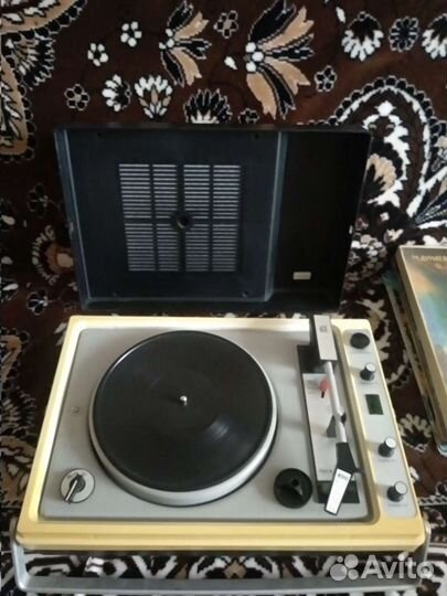 Проигрыватель винила СССР