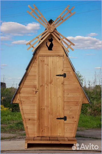 Дачный туалет деревянный с установкой IOM