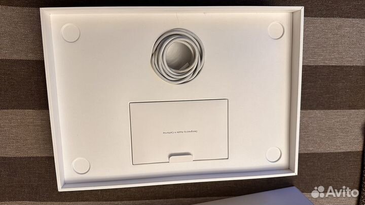 Macbook air 13 M1 2020 8 256gb silver new с чехлом