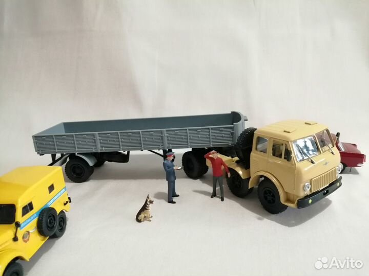 Модель маз-520 с полуприцепом маз-9380 1986г