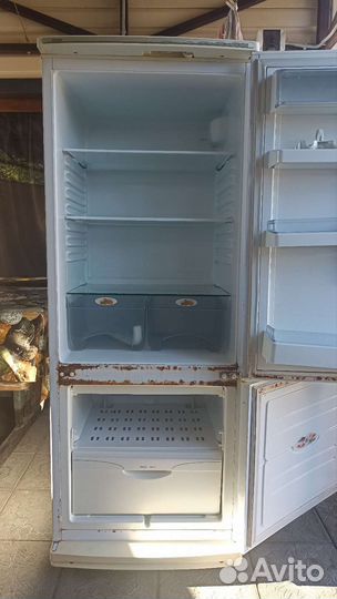 Холодильник бу Атлант