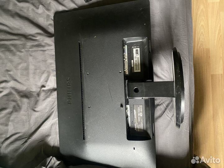 Мониторы philips и fujitsu