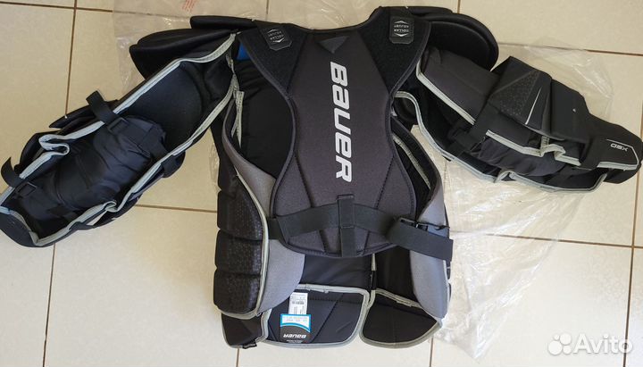 Вратарский нагрудник Bauer, CCM