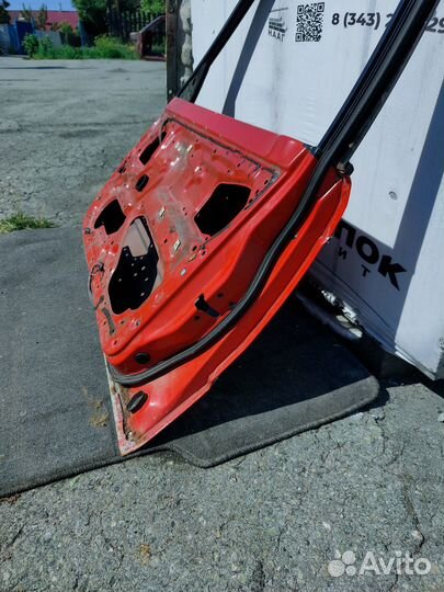 Дверь передняя правая Mazda 323 BF