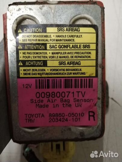 Датчик AIR BAG Toyota Avensis 1
