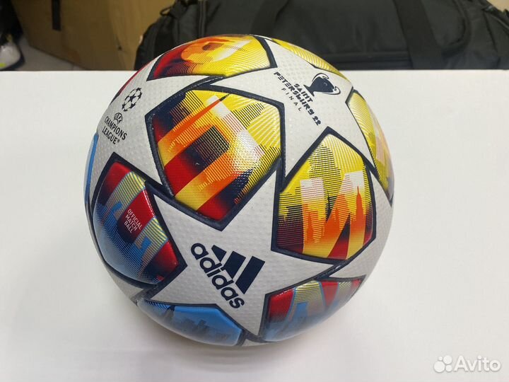 Футбольный мяч adidas финал спб