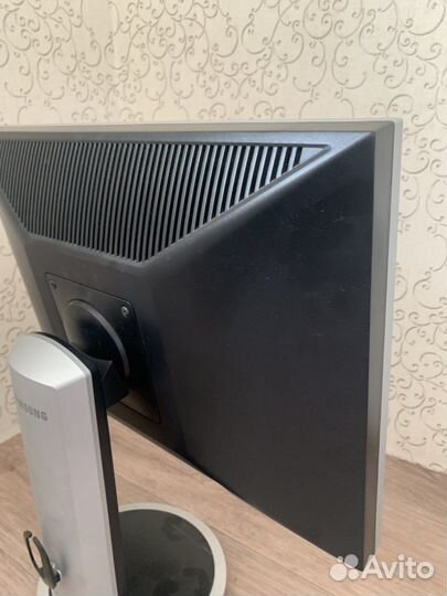 Монитор Samsung syncmaster 204B