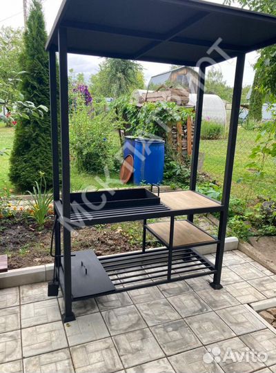 Мангал с крышей