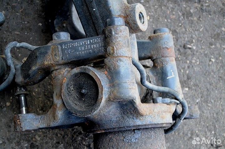 Поворотный кулак переднего моста, левый MAN TGX 18