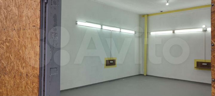 Гараж, > 30 м²