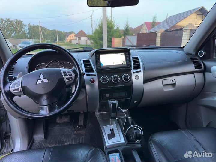 Mitsubishi Pajero Sport 2.5 AT, 2012, 165 200 км