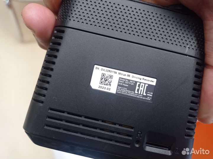 Видеорегистратор с радар-детектором Mio MiVue i95