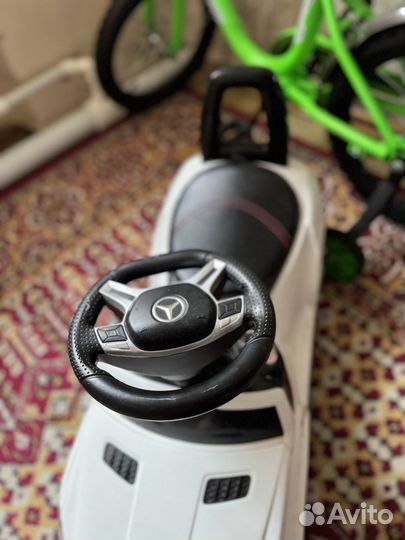 Машинка каталка толокар с ручкой