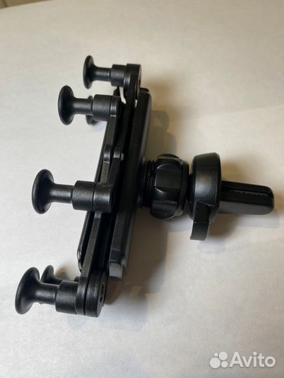 Универсальный автомобильный держатель смартфона