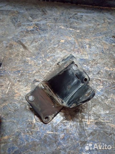 Кронштейн Kia Rio 2 jb