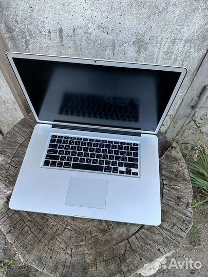 Apple MacBook Pro 17