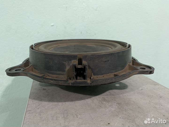 Динамик задний правый Nissan tiida C11