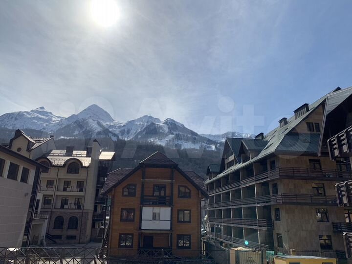 2-к. квартира, 55 м², 2/4 эт.