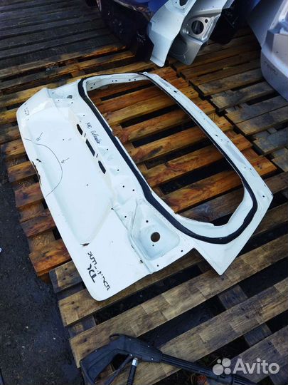 Крышка багажника Mitsubishi Outlander XL