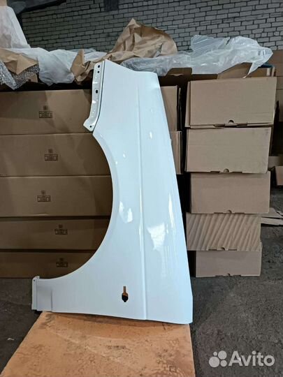 Крыло priora левое переднее белый