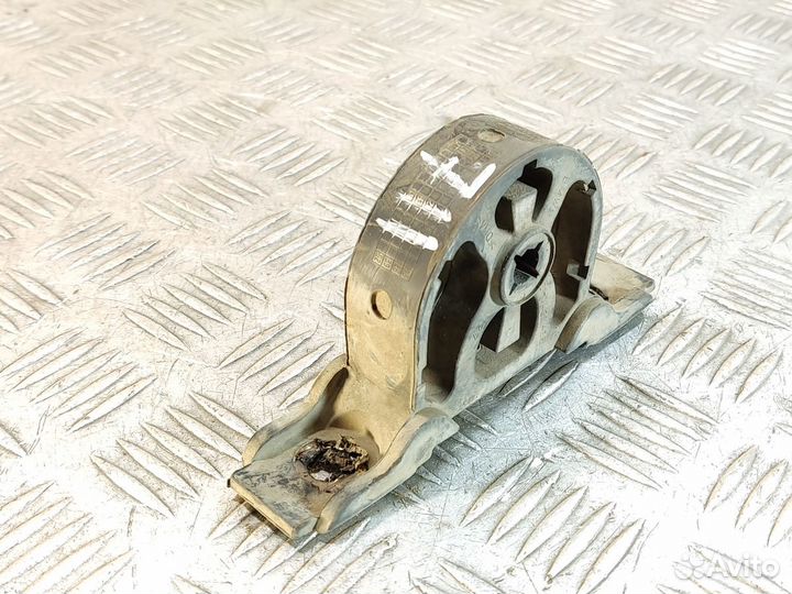 Кронштейн глушителя Bmw X5 e53 2000-2007