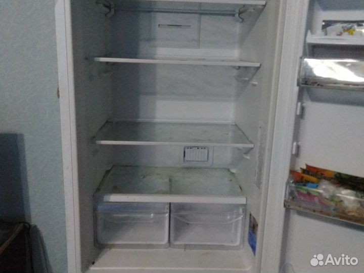 Холодильник бу indesit