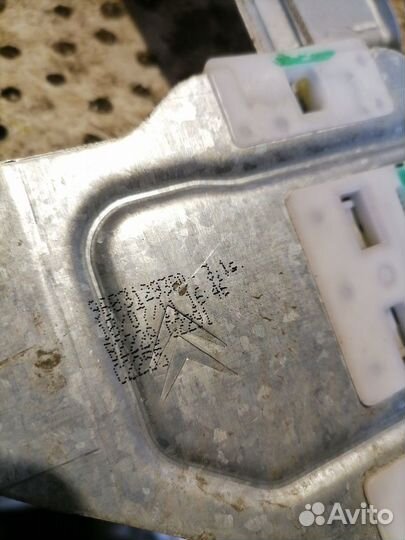 Стеклоподъемник передний правый Citroen C3