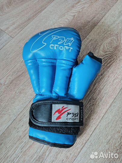 Форма рукопашного боя. Щитки в комплекте