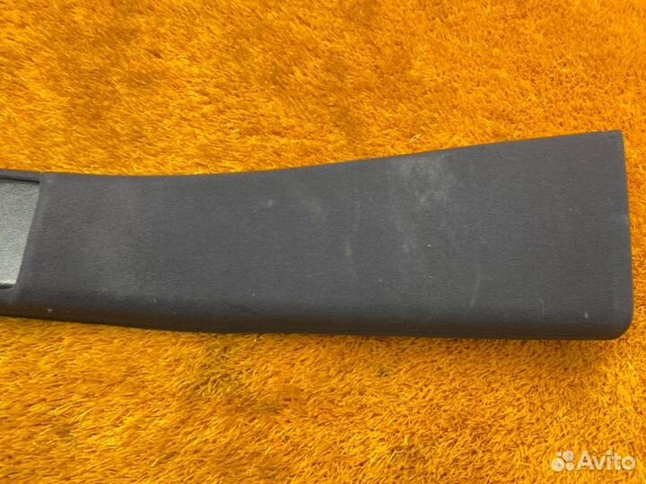 Обшивка стойки левая Mercedes-Benz E-Class W210