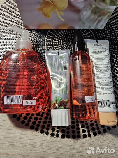 Набор новой косметики пакетом