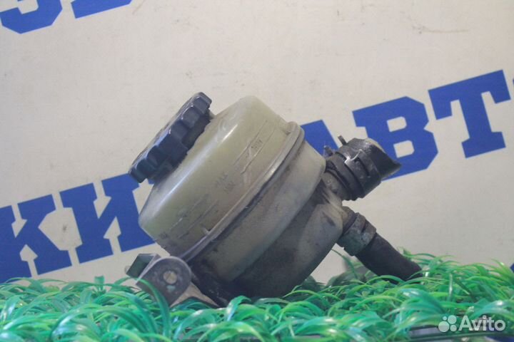 Бачок гидроусилителя Toyota Camry